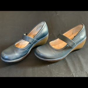 Women’s “Soft Walk” Shoes